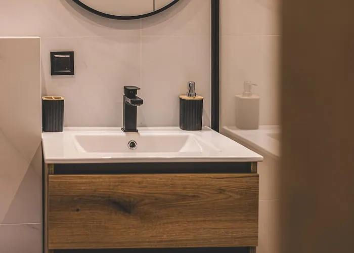 2homerent Doki Shipyard *