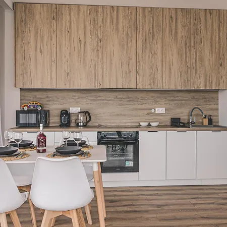 2homerent Doki Shipyard Gdańsk