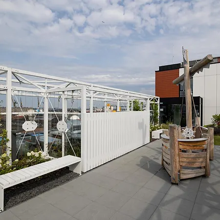 2homerent Doki Shipyard Apartment