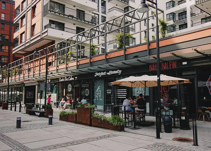 2homerent Doki Shipyard * グダニスク